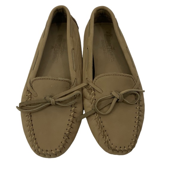 MINNETONKA Size 9 Driving Moccasins Leather Slip On Loafers Beige Tan - Picture 2 of 11